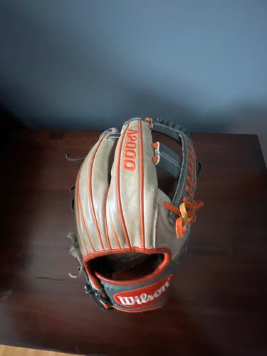 Wilson A2000 Carlos Correa RH Infield Baseball Glove 11.75" (Barely Used)