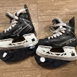 Black 2021 CCM Ribcor 88K Hockey Skates Regular Width Size 2 (Used)