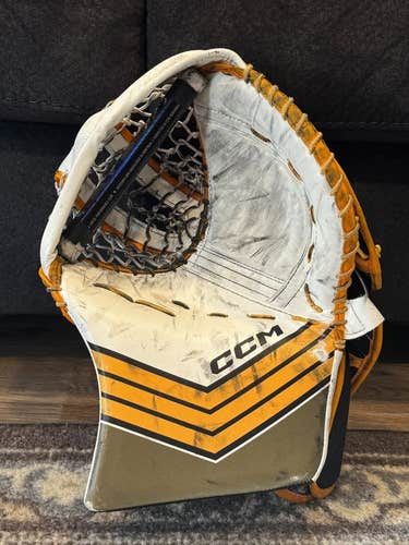 Senior CCM Eflex 6 Pro Stock Bold City Battalion Glove