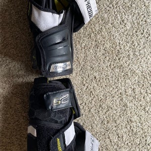 Youth Medium Bauer Supreme 2S Pro Elbow Pads (Used)