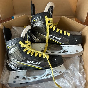 Black/Yellow 2018 CCM Tacks 9060 Hockey Skates Regular Width Size 5 (Used)