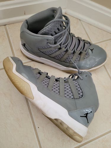 Nike Air Jordan Max Aura "Cool Grey" Men's Size M 10.5 (W 11.5) Air Jordan Shoes (Used)