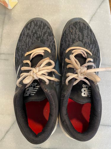 Black Men's Size M 8.0 (W 9.0) Youth New Balance Low Top Turf Cleats (Used)