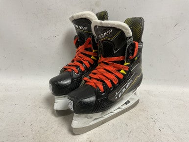 Used Bauer SUPREME M40 Junior Hockey Skate White/Black/Yellow Junior 01.5 11855-S000199010