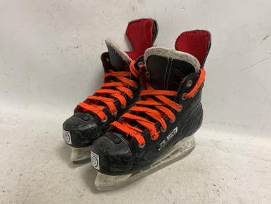 Used Bauer VAPOR X300 Youth Hockey Skate White/Black/Red Youth 13.0 11855-S000198969