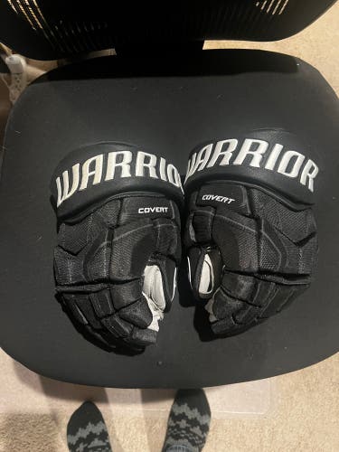 Warrior Covert QRE Gloves 13" (New) - Boston Bruins Elias Lindholm
