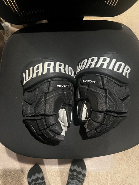 Warrior Covert QRE Gloves 13" (New) - Boston Bruins Elias Lindholm