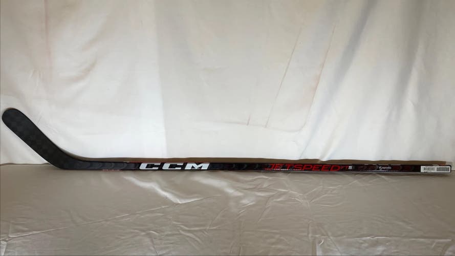 Intermediate CCM JetSpeed FT5 Right Handed Hockey Stick P88 65 Flex (New)