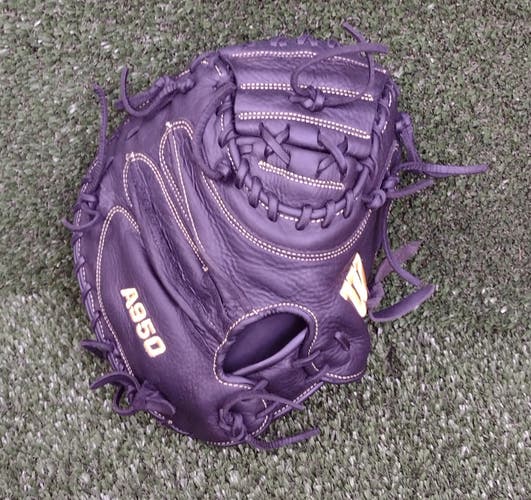 2025 Wilson RH Catcher's A950 Baseball Glove 34" (Used)