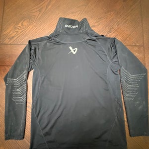 Youth XL Bauer Hockey Shirt w Kevlar Neck Guard (Used)