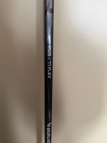 Intermediate Bauer Vapor X5 Pro Left Hand Hockey Stick P28 77 Flex Pro Stock (Used)