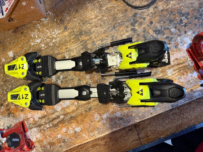 Fischer RC4 Z17 FreeFlex Racing Ski Bindings Max Din 17 (Used)