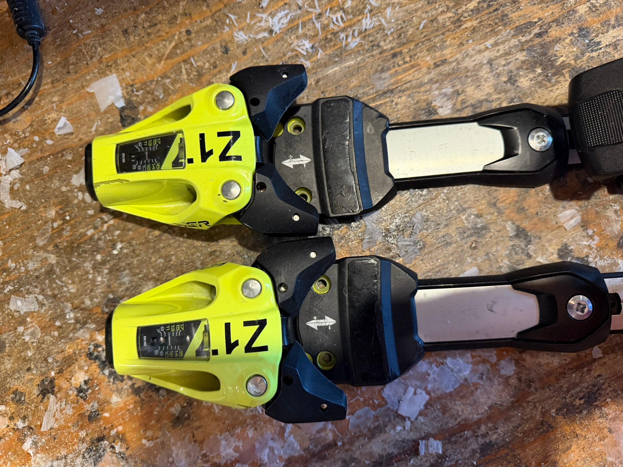 Fischer RC4 Z17 FreeFlex Downhill Ski Bindings | Used and Closeout