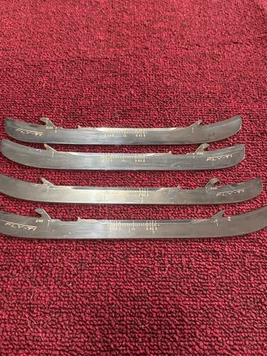 Bauer Fly-Ti Blades sizes 238 & 246 Item#MNPP