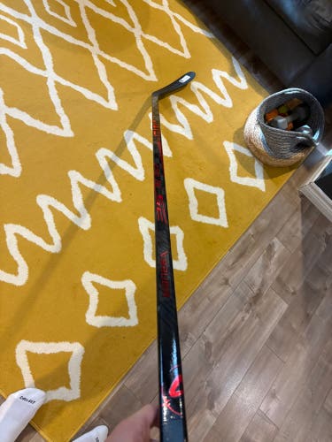 New Custom Red Bauer Pulse Right Hand P28 70 Flex