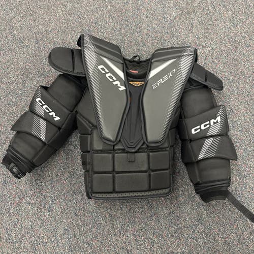 Senior Large CCM Extreme Flex Shield 7 Goalie Chest Protector (Used)
