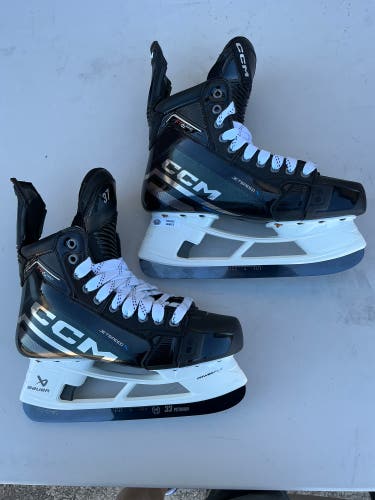 CCM JetSpeed FT6 PRO Mens Foegele LA Kings Pro Stock Size 8.5 Hockey Skates (New) 3794