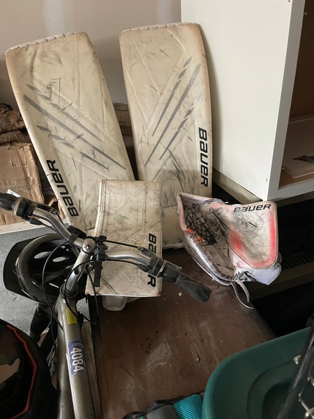 34" 2023 Bauer Hyperlite Full Right Goalie Full Set (Used)