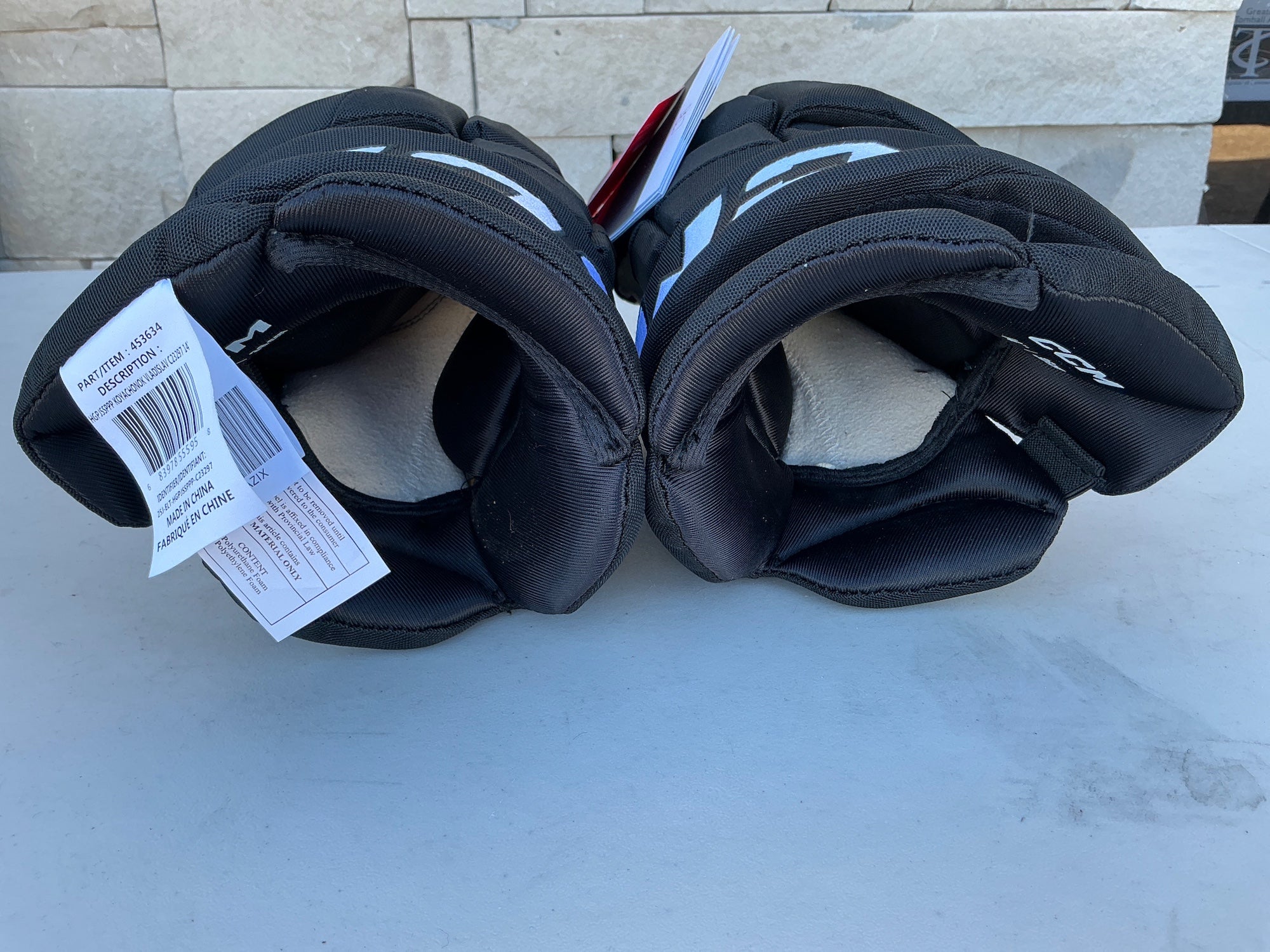 Gants De Hockey CCM Jetspeed FT6 Pro Senior - Taille 14 - Noir/Blanc - Très Bon état