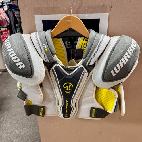 Men's Small / Medium Intermediate Warrior Dynasty AX2 Shoulder Pads (New)