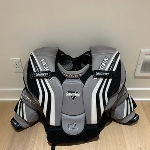 Medium 2018 Vaughn Ventus SLR Pro Goalie Chest Protector (Used)