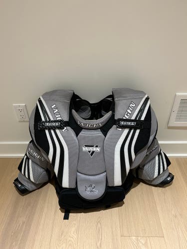 Medium 2018 Vaughn Ventus SLR Pro Goalie Chest Protector (Used)
