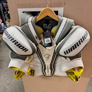 Men's Small Senior Warrior Dynasty AX1 Shoulder Pads (New)