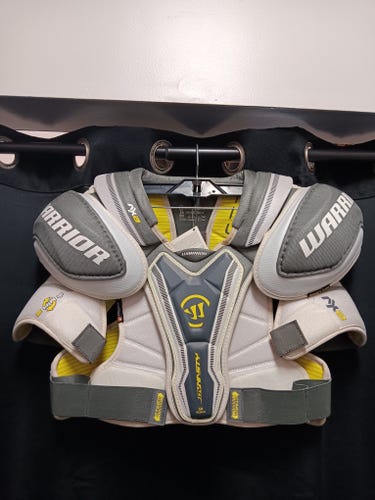 Medium Senior Warrior Dynasty AX3 Shoulder Pads (New)
