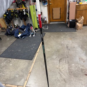 Senior Bauer Vapor Hyperlite 2 Right Handed Hockey Stick P28M 87 Flex Pro Stock (Used)