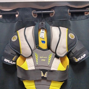 Medium Senior Graf G700 1x Shoulder Pads (New)