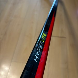 Bauer P92M Vapor Hyperlite Hockey Stick Right Handed 55 Flex (Used)