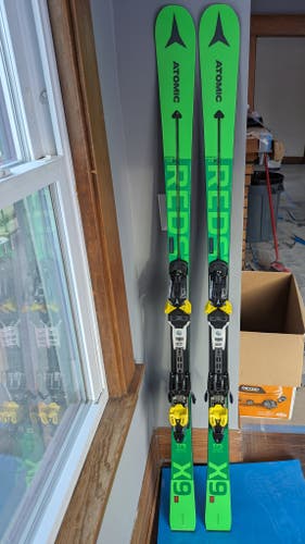 Unisex 2021 Atomic Redster X9 RS 175cm Skis with race plate and 18 din bindings (Used)
