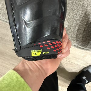 Senior Bauer Vapor Hyperlite 16" Shin Pads (Used)