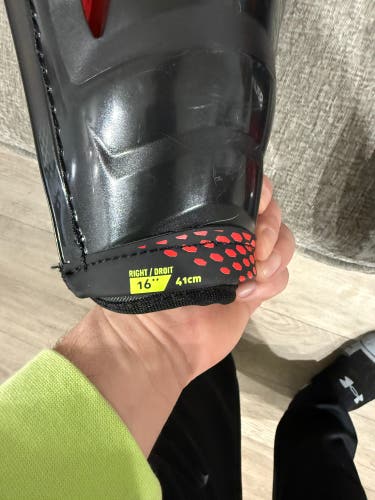 Senior Bauer Vapor Hyperlite 16" Shin Pads (Used)