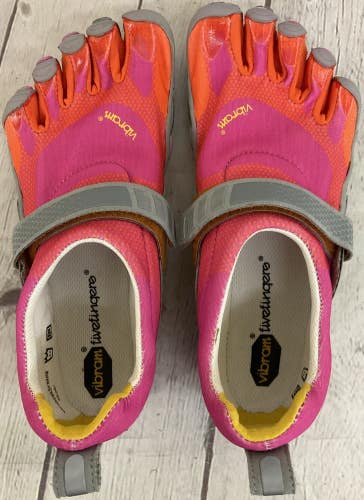 Vibram Fivefingers Bikila Youth Size 36 Adjustable Toe Shoes Reflective Magenta