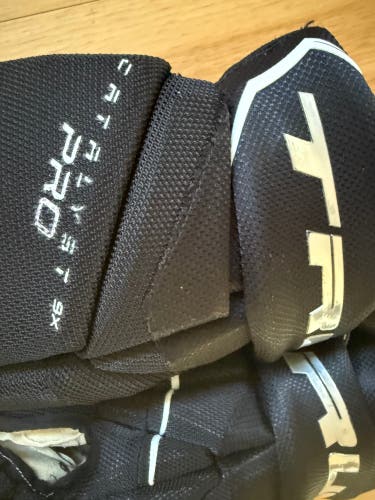 True Catalyst 9x Pro Gloves 14" (Used)