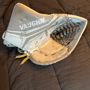 Used Vaughn Velocity V10 XP 70 Degree Regular Goalie Glove