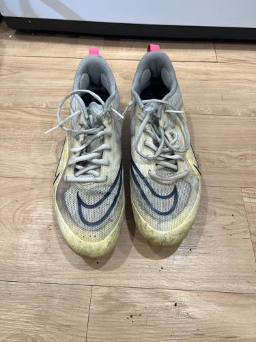 White Unisex Size M 10.0 (W 11.0) Adult Nike Alpha Huarache 8 Pro (Used)