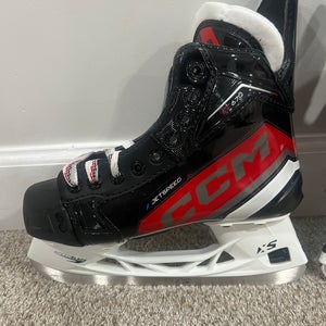 2023 CCM JetSpeed FT670 Hockey Skates Regular Width Size 4 (New)