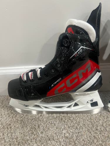 2023 CCM JetSpeed FT670 Hockey Skates Regular Width Size 4 (New)