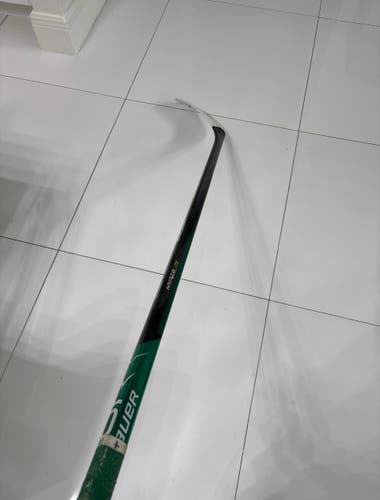 Bauer vapor hyperlite hockey stick