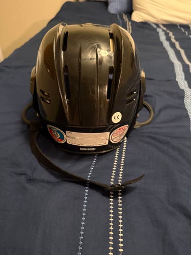Medium Bauer 4500 Helmet (Used)