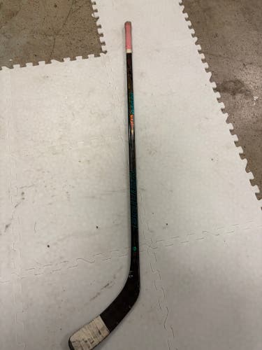 Junior Bauer Twitch Right Handed Hockey Stick P92 40 Flex (Used)