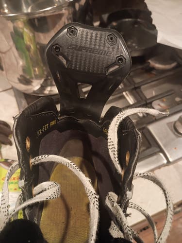 Black Bauer Supreme Mach Hockey Skates Wide Width Size 5