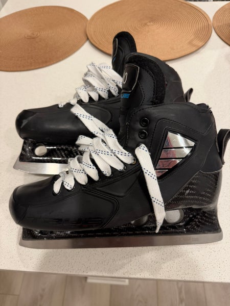 True One Piece Hockey Goalie Skates Regular Width Pro Stock 9 (Used)