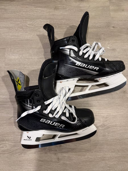 BARELY used Bauer Hyperlite 2 size 9.25/9 Fit 2