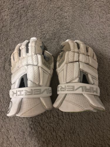 Maverik M6 Lacrosse Gloves slightly used
