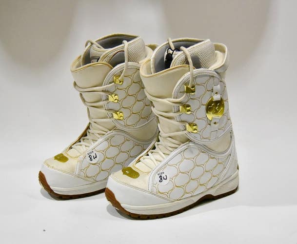 THIRTY TWO SNOWBOARD BOOTS WOMEN SIZE 8