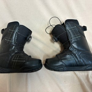 Size M 4.0 (W 5.0) K2 Veil Snowboard Boots (Used)