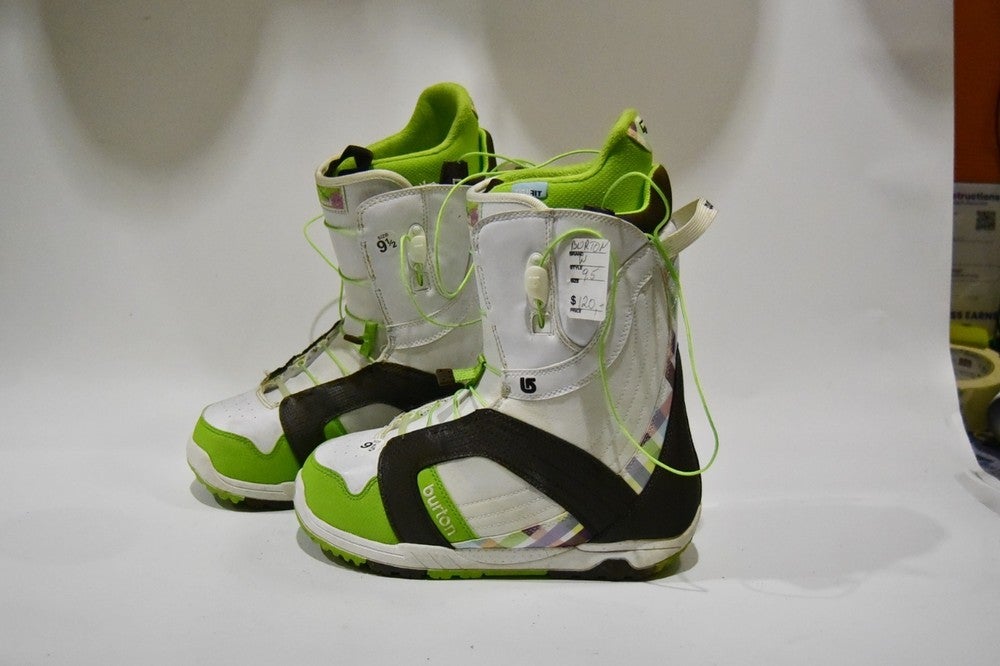 BURTON MINT SNOWBOARD BOOTS WOMEN SIZE 9.5 | SidelineSwap | Buy